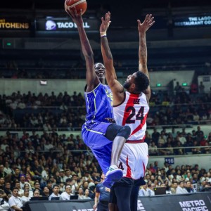 PBA文班亚马？波尔场均37.3+16.3+3.5帽 太阳未续约他后悔吗？|蒂姆·波尔|菲尼克斯太阳队|纽约尼克斯队|奥兰多魔术队|波尔-波尔_新浪体育_新浪新闻